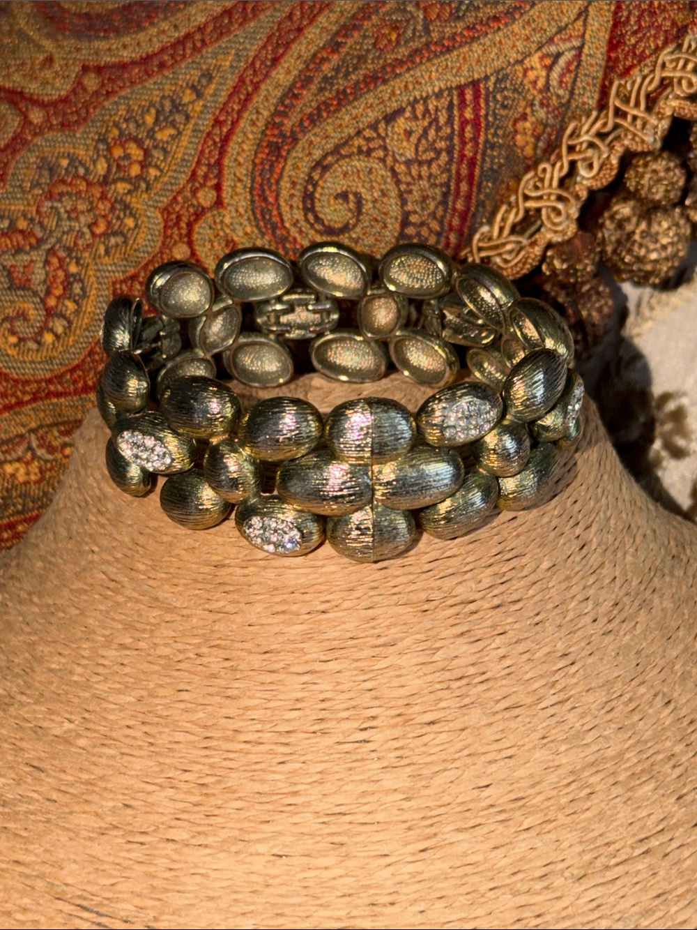 Magnetic clasp Elegant Gold-Tone Pavé Statement Bracelet